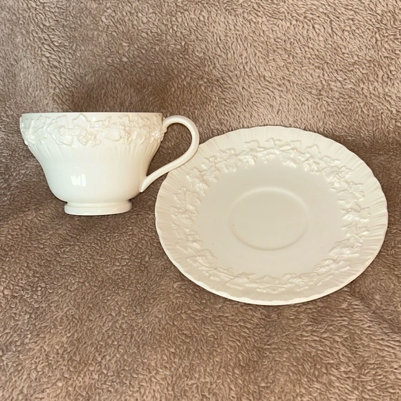 Wedgwood Embossed Queens Ware cup and saucer - Picture 4 of 4